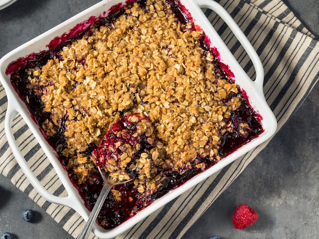 Grandma's Mixed Berry Crunch