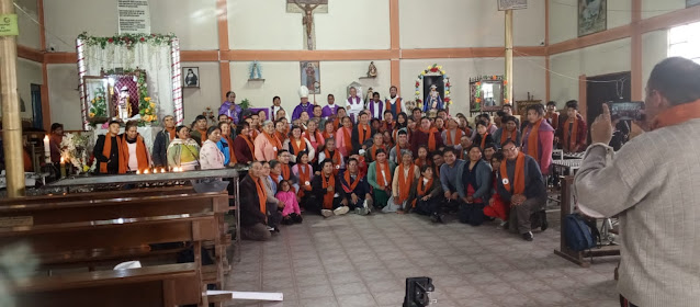 Gruppenbild nach der Pilgerreise ins nationale Heiligtum von Bolivien in Bombori.