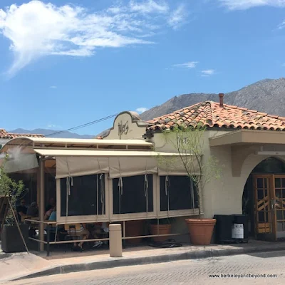 exterior of Tyler's Burgers in Palm Springs, California