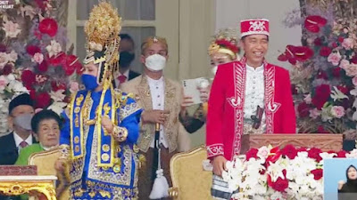 Jokowi Tertawa, Iriana Berjoget Lagu 'Ojo Dibandingke' di Istana Merdeka