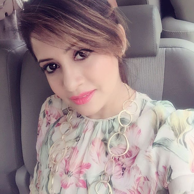 Miss Pooja-Miss Pooja Famous Punjabi Singer Pictures, Wallpaper