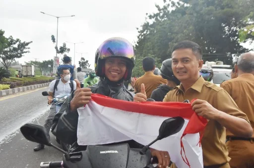 Wako Hendri Septa Dukung Gerakan Pembagian 10 Juta Bendera Merah Putih