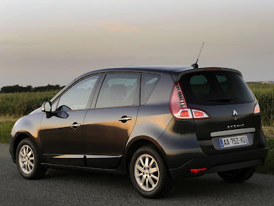 2010 Renault Scenic - Rear Angle