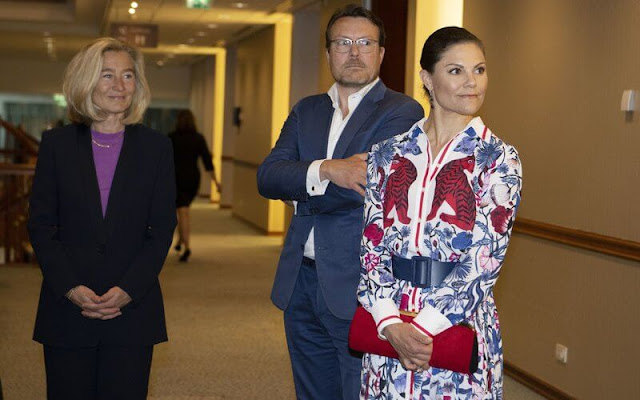 Crown Princess Victoria wore a new flower pleated dress by Gant. Prince Constantijn
