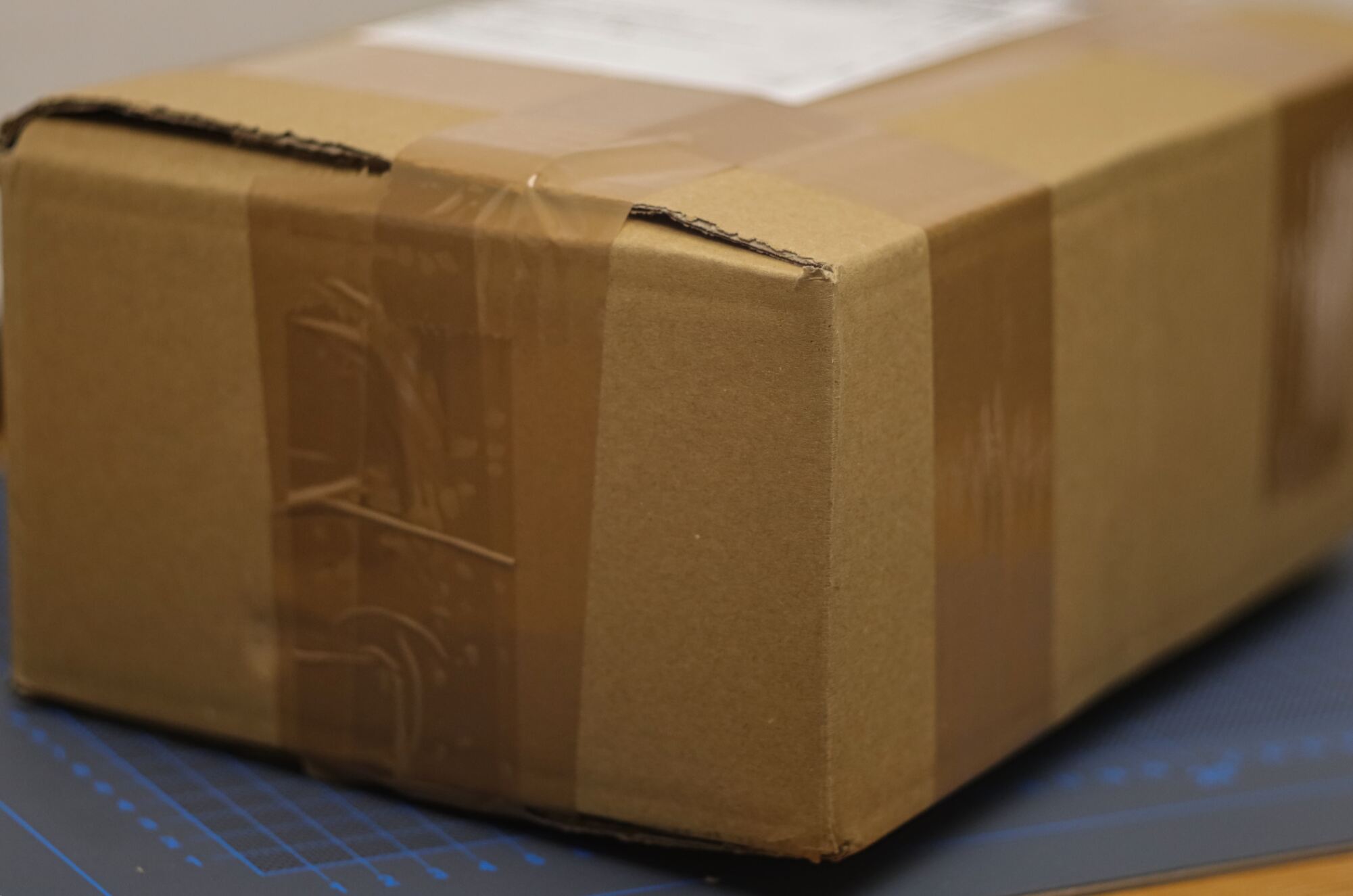 Unboxing — Mein erstes Kickstarterobjektiv