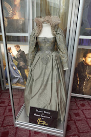 Margot Robbie Mary Queen of Scots Queen Elizabeth I costume