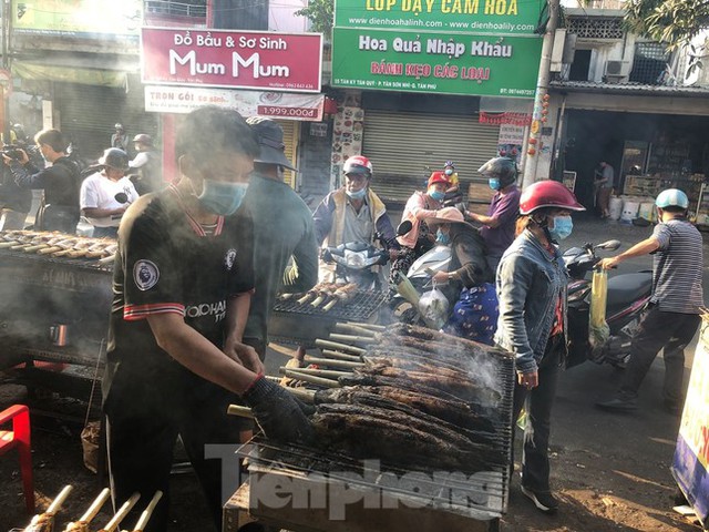 Thức xuyên đêm nướng 5 tấn cá <a href=