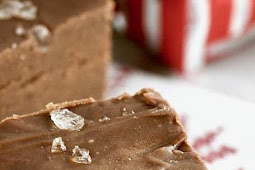 BOOZY BOURBON CHOCOLATE FUDGE (FOOD GIFT IDEA)