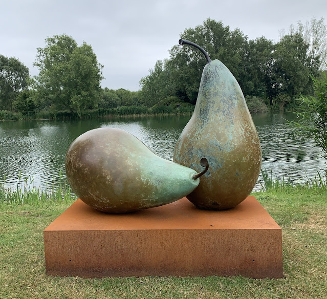 sculpture by the lakes