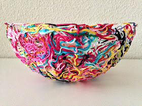 by Marrose - Colourful Crochet & Crafts (http://marrose-ccc.com/tutorials-2/yarn-ends-bowl/)