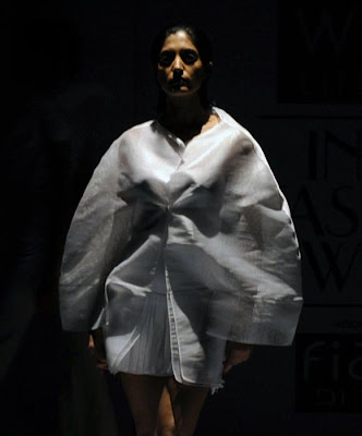 wills-india-fashion-week-2010-spicy-models-show