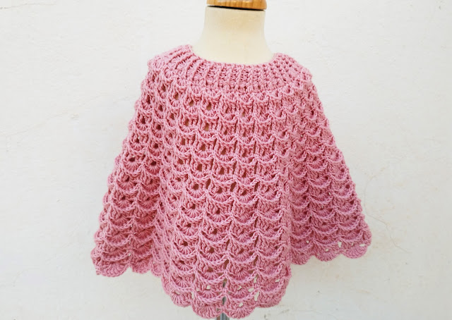 Crochet Imagen Capa poncho para niña a crochet Majovel Crochet  DIY bareta domble, punto bajo labor muestra hobby