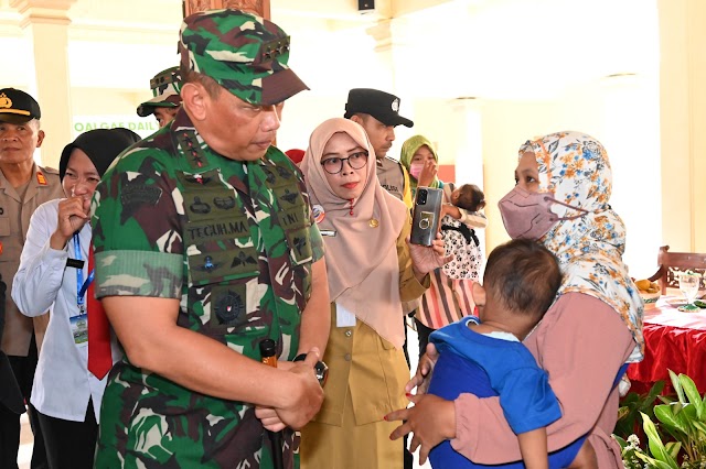 Danpusterad Kunjungi Demplot Stunting Kodim 0726/Sukoharjo di desa Mranggen, Kecamatan Polokarto.