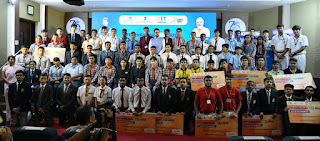 Group photo of students of fit india quiz