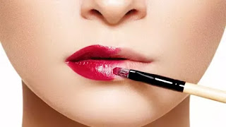 Tips Agar Lipstik Tahan Lama