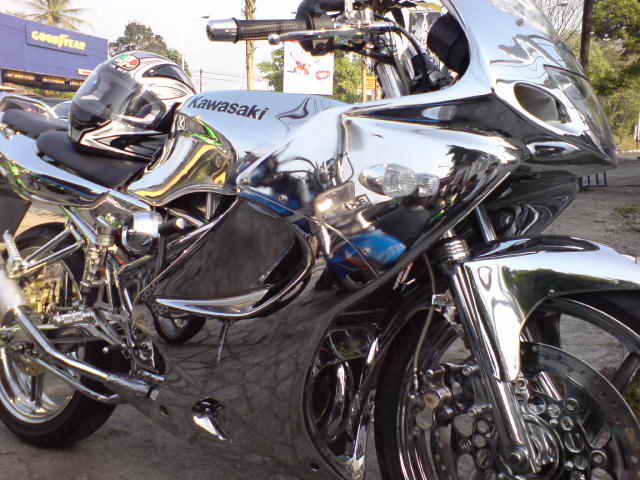kawasaki ninja 150. Kawasaki Ninja 150 RR Chrome