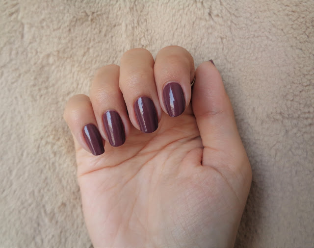 ESMALTE DA SEMANA: DETERMINADA DA VULT