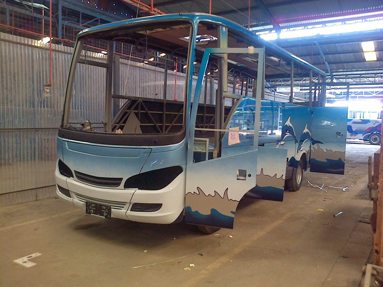 MEDIUM BUS MITSUBISHI dan MODIFIKASI 4WD: medium bus fe 