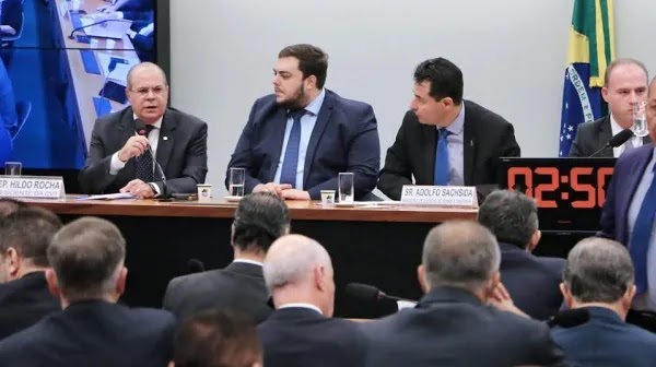  Deputado Federal Hildo Rocha cobra do  Ministro de Minas e Energia construção de refinarias   