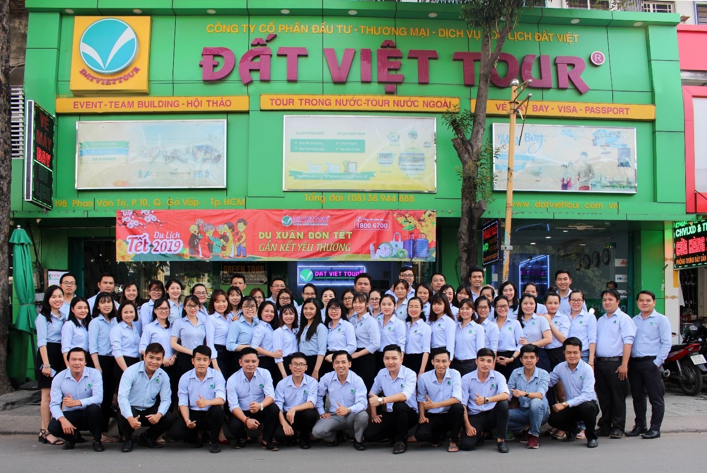Đồng phục nhân viên công ty Đất Việt Tour