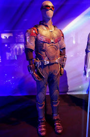 Anthony Mackie Avengers Infinity War Falcon costume