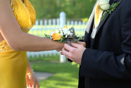 Flower Corsage on To Order Prom Corsage Flowers For Your Date   The Flower Shoppe S Blog