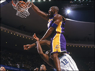 Kobe Bryant dunks