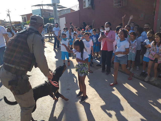 83ª CIPM visita Escola Juarez de Souza com o Canil Setorial da CIPT-O* 