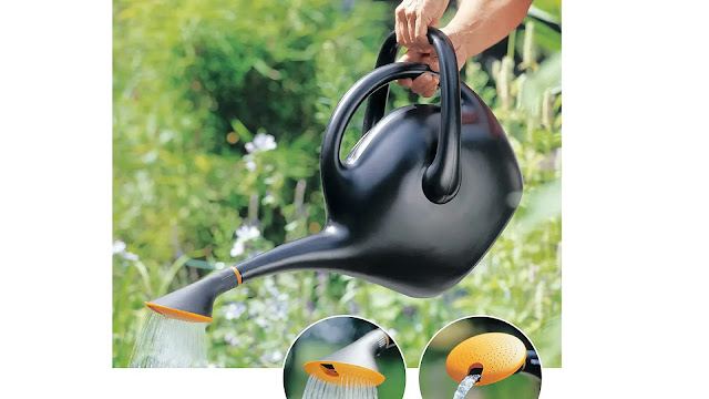 Watering can for easy to pour