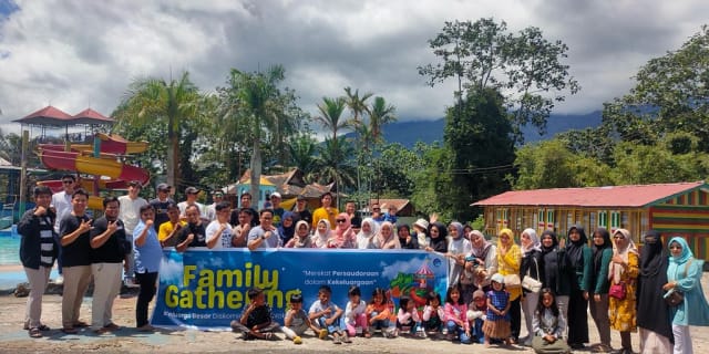 Penuh Keakraban, Diskominfo Kota Solok Adakan Family Gathering