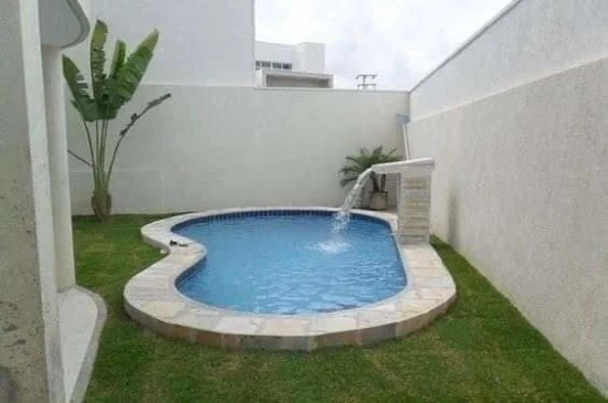 desain kolam renang minimalis di belakang rumah
