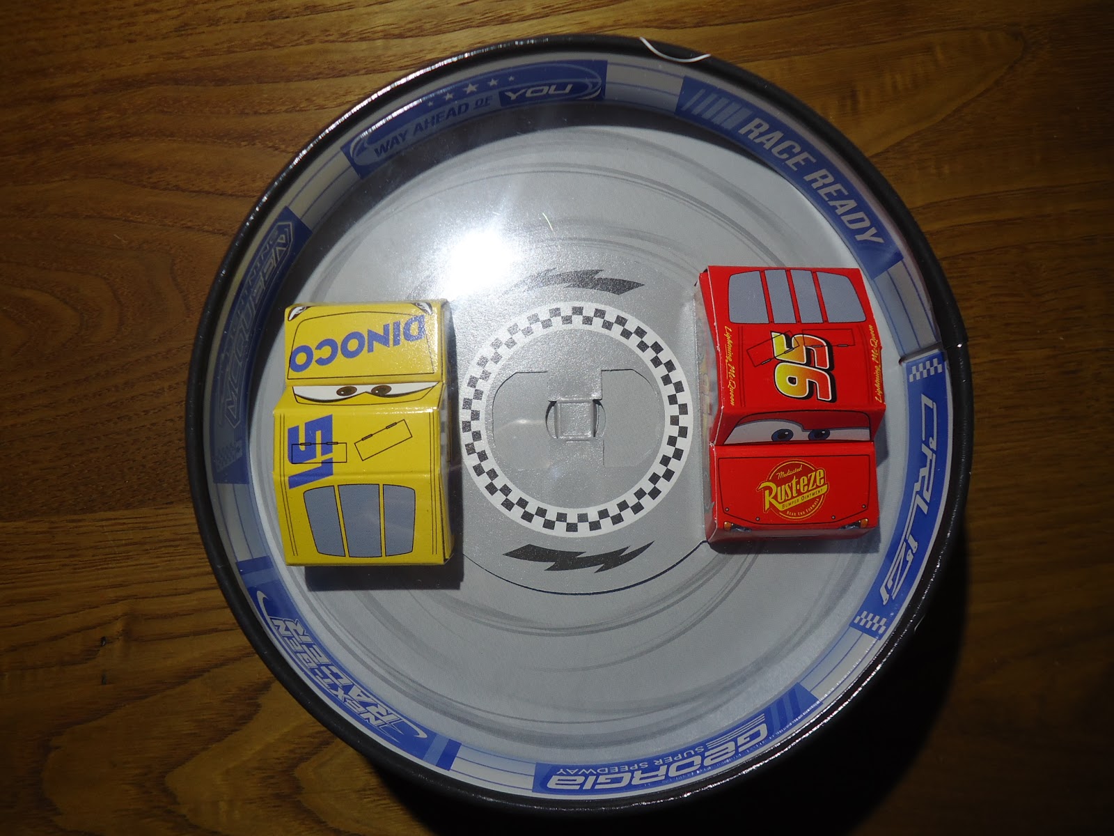ディズニーのお土産 Tdr カーズ チョコレートカバードクッキー 紙箱 レーマン ぼくのケチリッチな節約日記