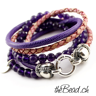 Lederarmband mit wunderschönem Silberverschluss und Amethyst Perlen 