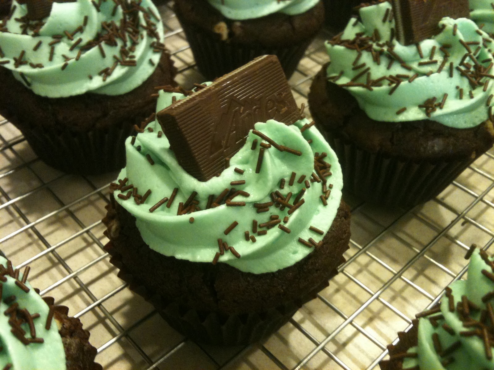 chocolate Die. frosting To. : how Devils For. Recipes  Buttercream make buttercream Food Mint to into Cupcakes with