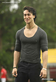 Tiger Shroff HD Picture free desktop backgrounds and wallpapers