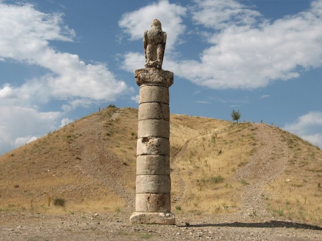 Nemrud Karakuş Tümülüsü