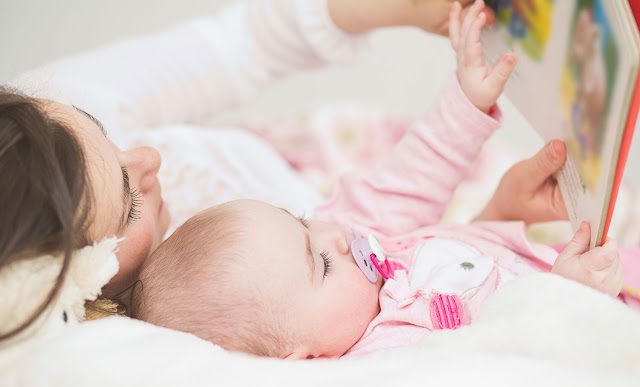 Γιατί είναι πολύ σημαντικό να διαβάζουμε βιβλία ακόμα και στα νεογέννητα;;;