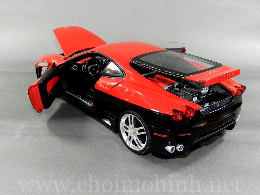 Ferrari F430 Red-Black 1:18 Hot Wheels Elite door