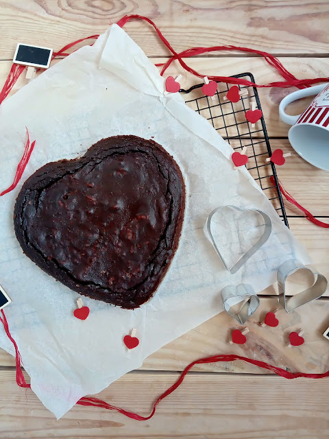 Brownie de lentejas. Receta saludable y sin gluten. Desayuno, merienda, postre, chocolate, miel, cacao, nueces, con horno. Receta fácil, rápida Cuca