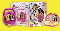 Logo Vinci gratis ''Canta Tu Soy Luna', cofanetti make up e biglietti per il tour