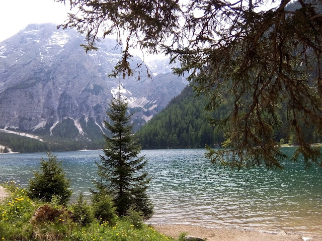 Lago di Braies RisparmiaeViaggia