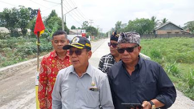 Ketua DPRD Lampung Didampingi Anggota DPRD Lamteng, Tinjau Lokasi Perbaikan Jalan