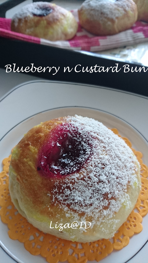 INTAI DAPUR: Blueberry N Custard Bun