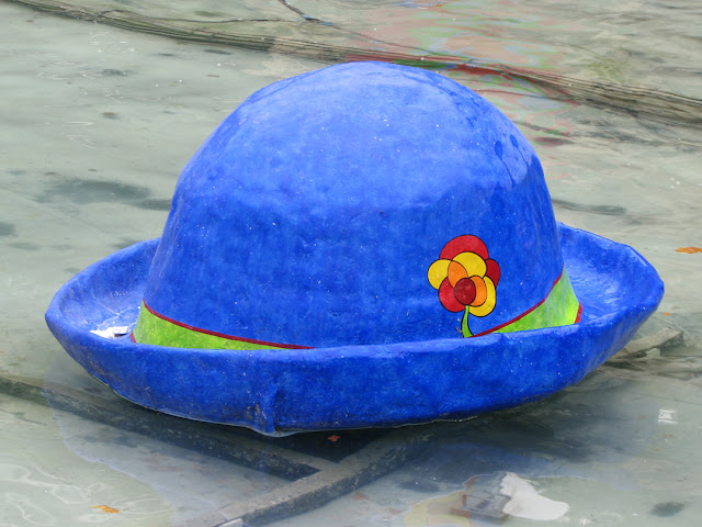 Le Chapeau de Clown (The Clown's Hat), Stravinsky Fountain, Paris