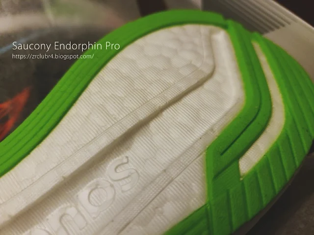 Saucony Endorphin Pro 中底