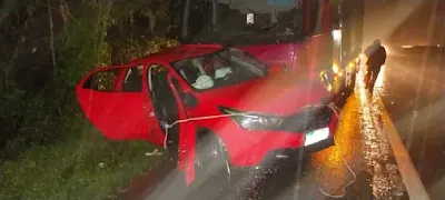 MULHER MORRE EM ACIDENTE GRAVE NA BR-116 EM ANTONINA APÓS COLISÃO COM CAMINHÃO