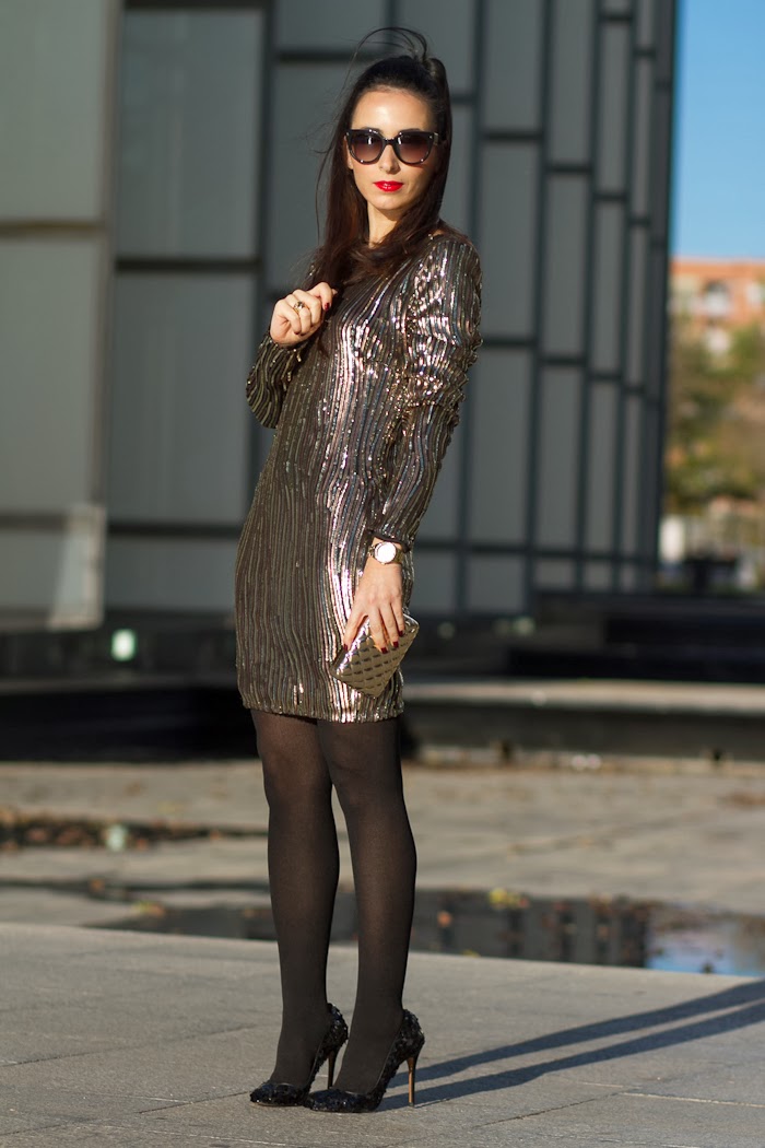 Look de Nochevieja con vestido de lentejuelas de la Blogger de moda WOWS