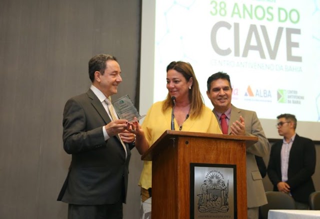 Deputada Fabíola Mansur celebra os 38 anos do Centro Antiveneno da Bahia