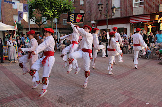 El mercado medieval lleva a miles de personas a las fiestas de Arteagabeitia Zuazo