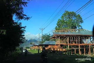 rumah kayu woloan tomohon